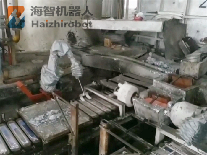 金屬冶煉排渣機器人 機械手熔渣清除案例