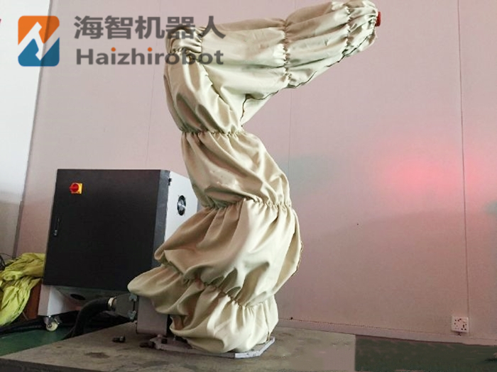 涂裝機器人設(shè)備 運行調(diào)試！