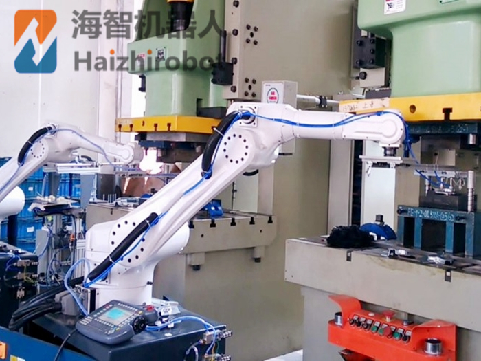 沖壓機(jī)械手機(jī)型怎么選擇！沖床機(jī)器人幾軸？